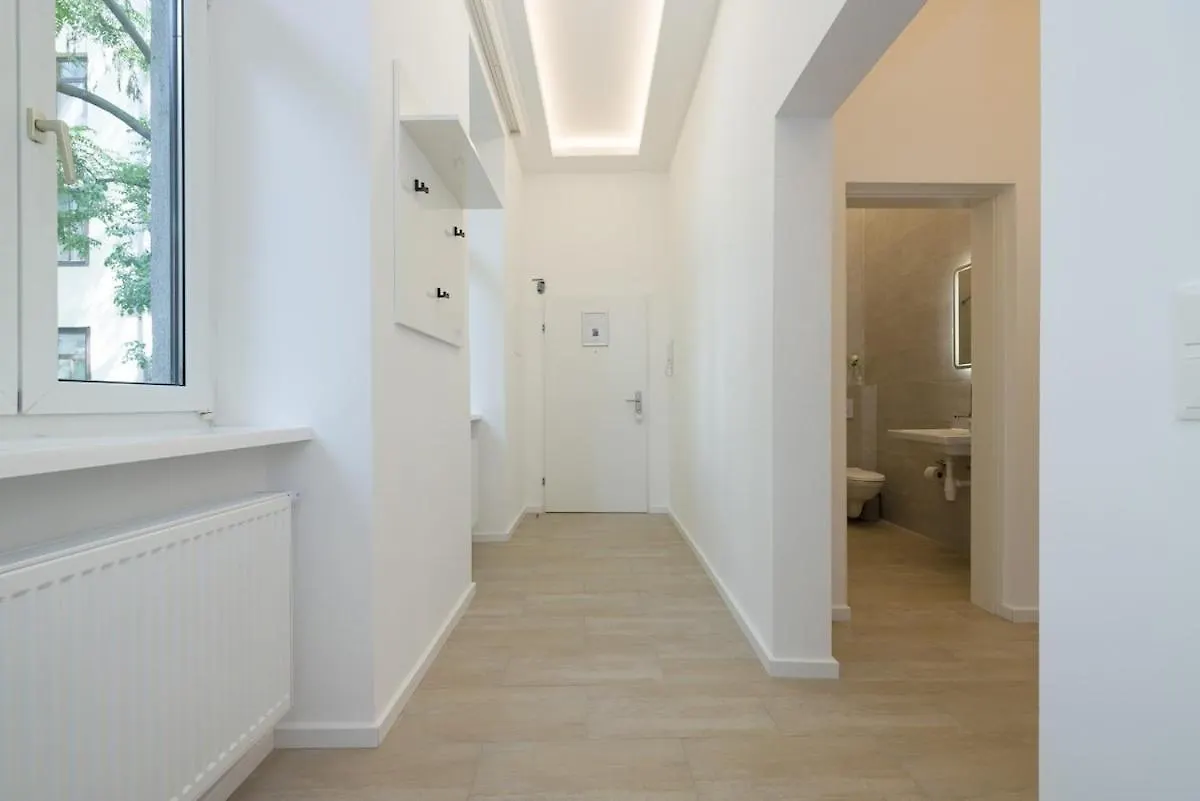 Close To Schoenbrunn I Bright Flat, Fast Wifi Vienna Austria