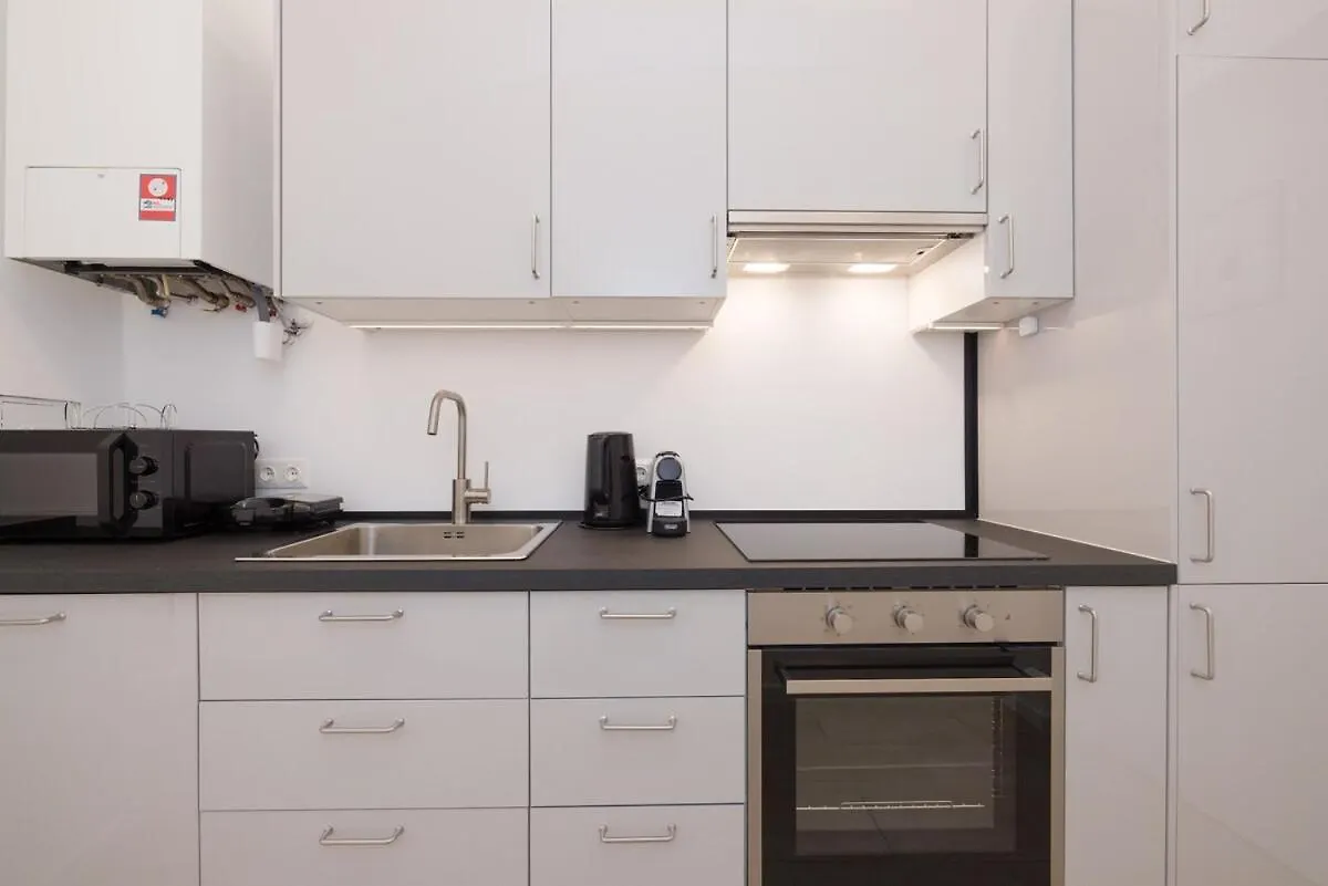 Close To Schoenbrunn I Bright Flat, Fast Wifi Vienna