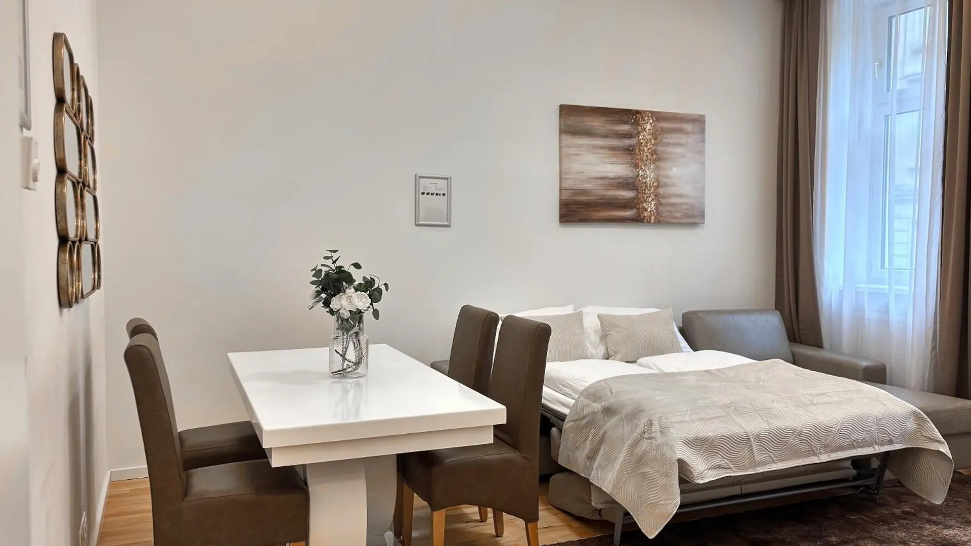 Close To Schoenbrunn I Bright Flat, Fast Wifi Vienna Austria